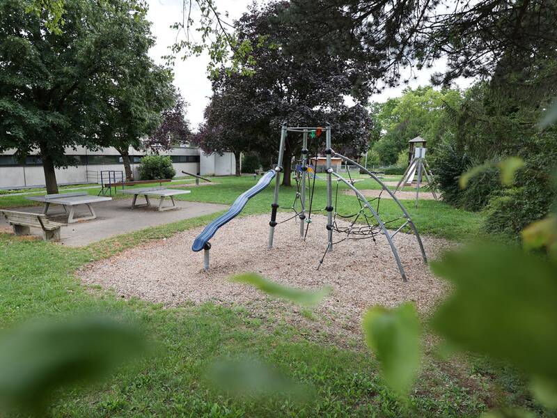 Spielplatz Wolfgrubstraße, Klettergerüst