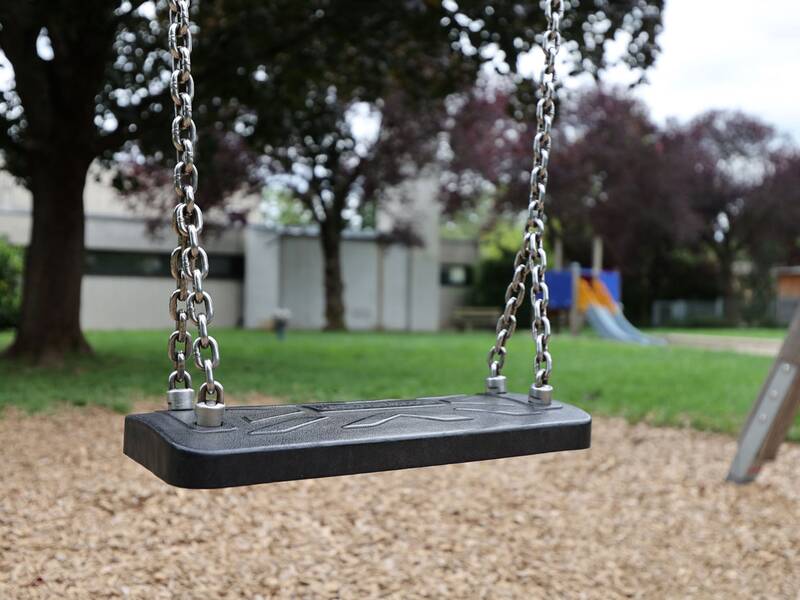 Spielplatz Wolfgrubstraße, Nahaufnahme der Schaukel