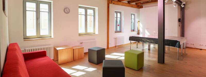Familienzentrum Metzingen, Sofaecke im Lädle