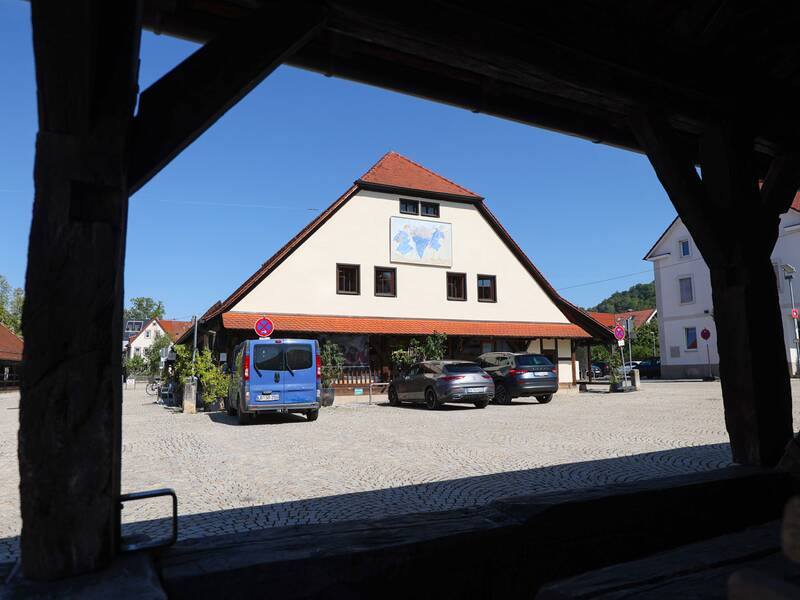 Stadtbücherei, Außenansicht des Fachwerkgebäudes